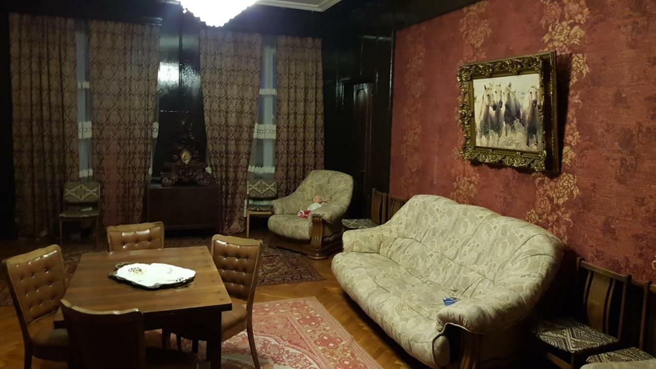 Shirim Guesthouse Zugdidi Buitenkant foto